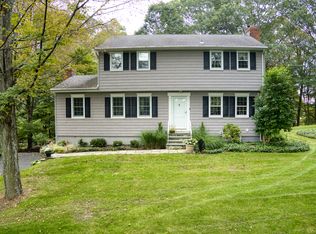 71 Ridgecrest Dr, Ridgefield, CT 06877