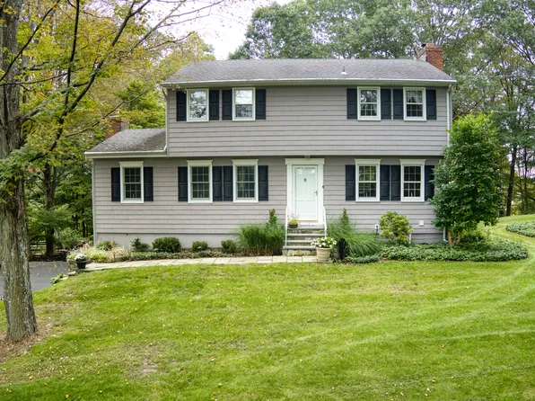 71 Ridgecrest Drive, Ridgefield, CT 06877