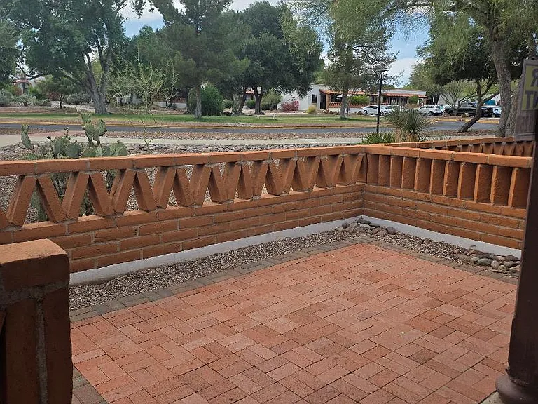 408 S Paseo Quinta #B — Photo 3