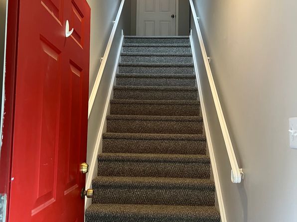 32 Crestmont Dr
