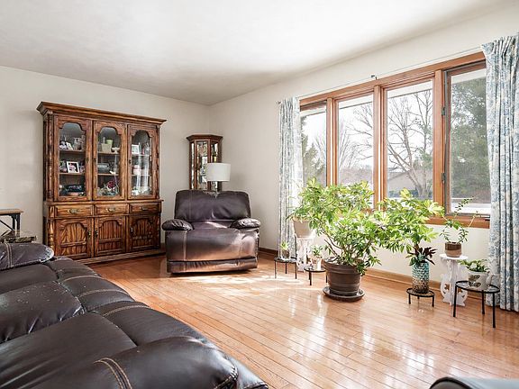 5th image of 1245 Aldrin Rd