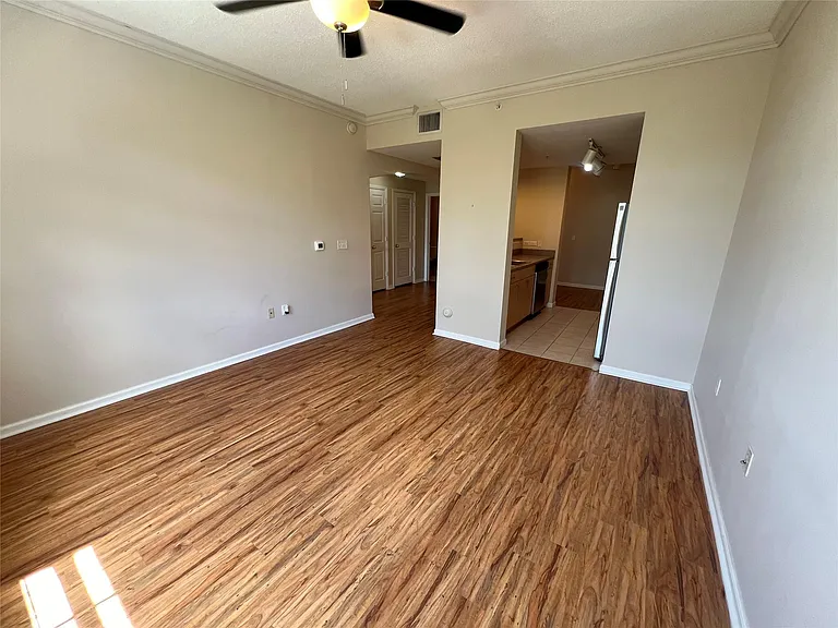 533 NE 3rd Ave #508 — Photo 7