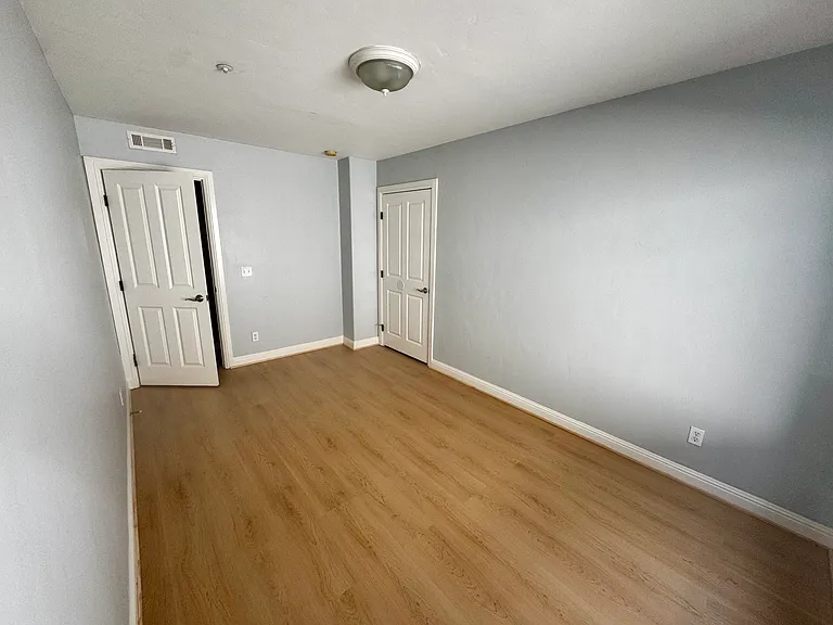 2933 McClure St #3 — Photo 5