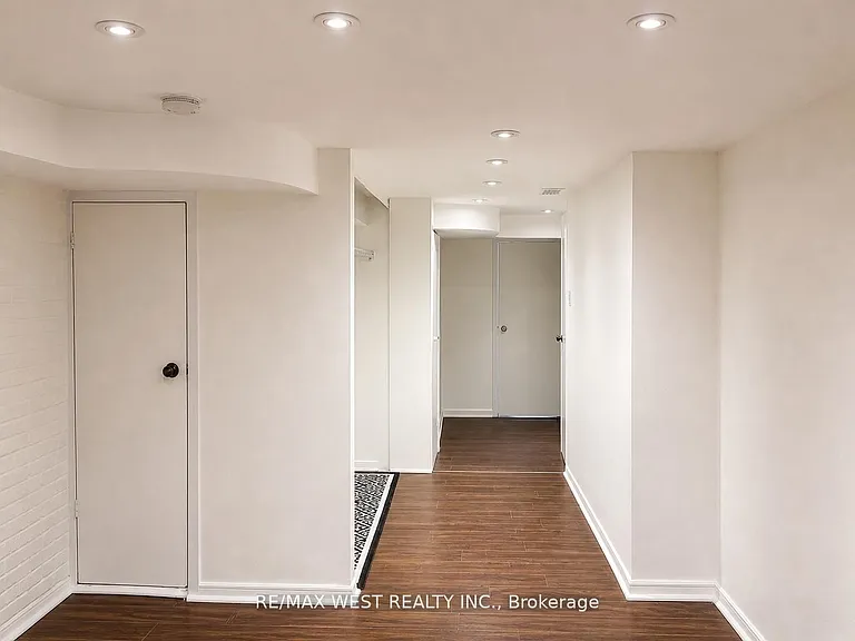 84 Mackenzie Cres #BASEMENT — Photo 9
