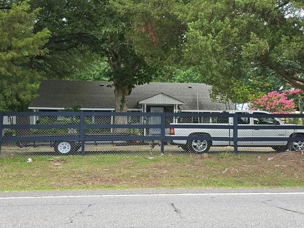 233 Chason Rd, Lumber Bridge, NC 28357