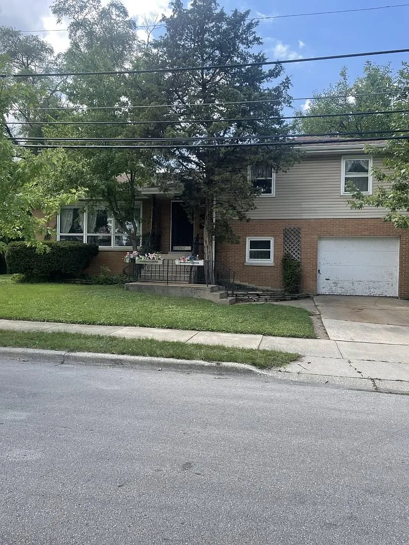 3910 Custer Ave photo 1