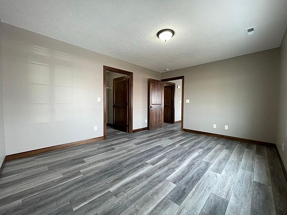 5th image of 2103 W 38th St