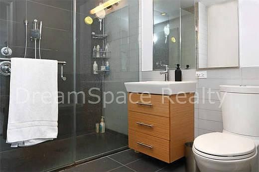 5th image of 64 Bayard St #4G