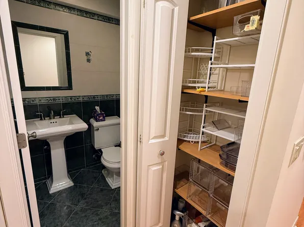 8 Carroll Place image 13 of 27