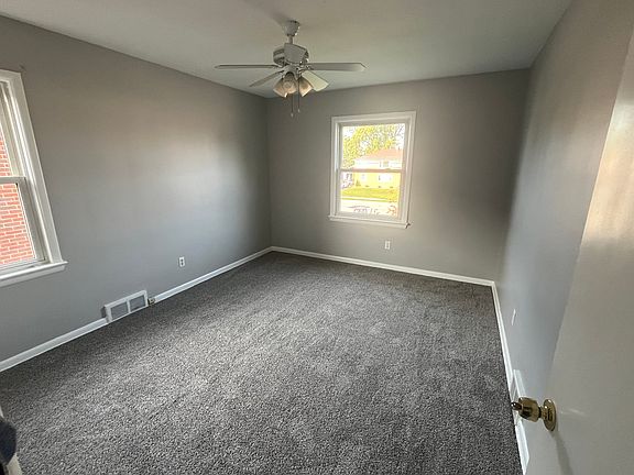 4th image of 2321 Traymore Rd