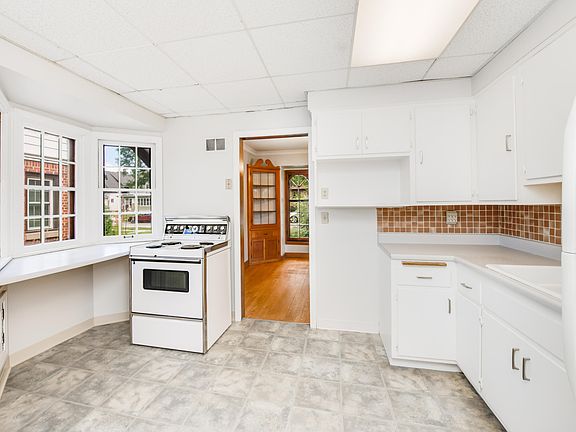 4th image of 1322 E Kensington Blvd #1324