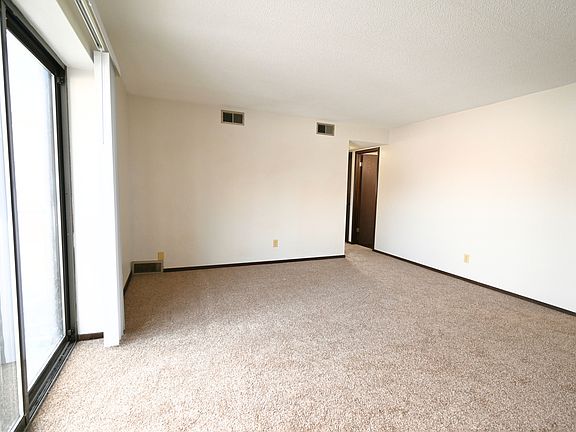 5th image of 811-860 Hawkeye Dr #811-202
