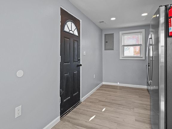 3rd image of 111 Walnut Ave