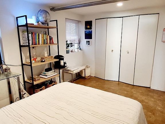 5th image of 3111 W Diversey Ave