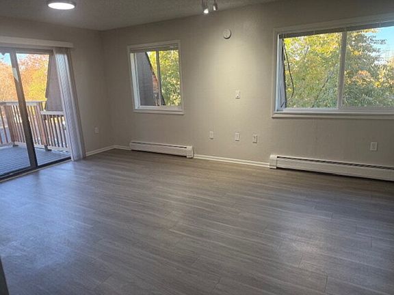 4th image of 3373 S Alcott St #4