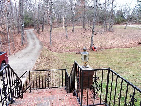 4th image of 95 Culvers Ln
