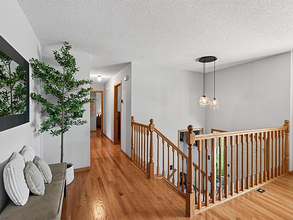 4th image of 17351 Barberry Cir