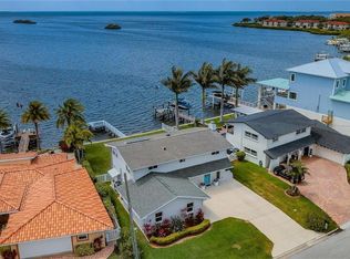 306 Driftwood Dr W, Palm Harbor, FL 34683