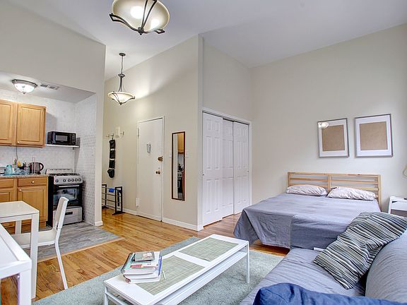 3rd image of 59 W 89th St #2F