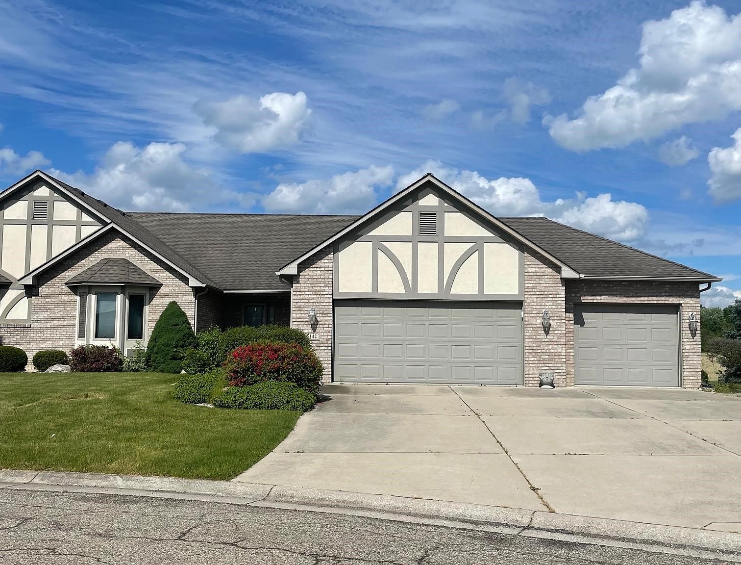 5142 Wyndemere Common Sq, Swartz Creek, MI 48473 Zillow