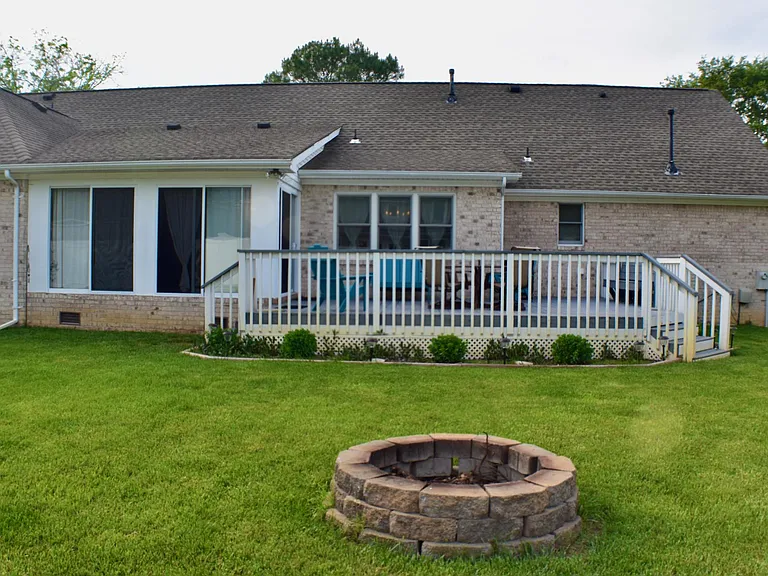 413 Southern Oak Dr — Photo 45