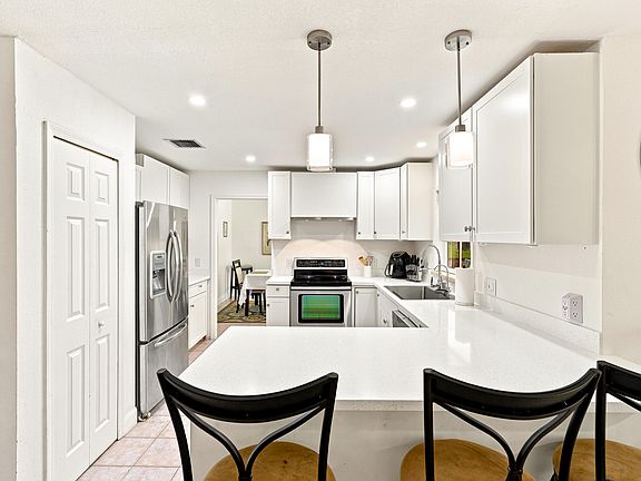 2nd image of 502 NW Kilpatrick Avenue