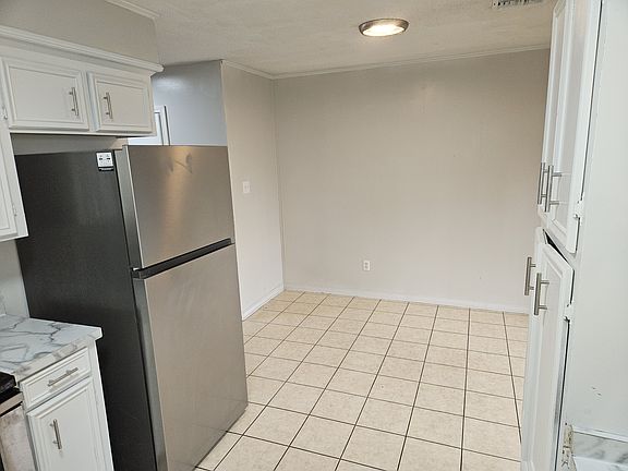 3rd image of 4432 Pleasant Dr