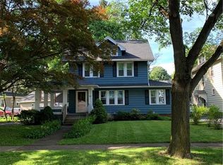 30 Elm Dr, Rochester, NY 14609