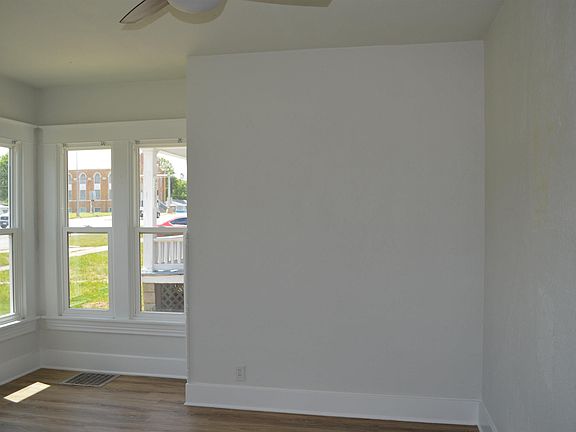 5th image of 1217 E Broadway Blvd