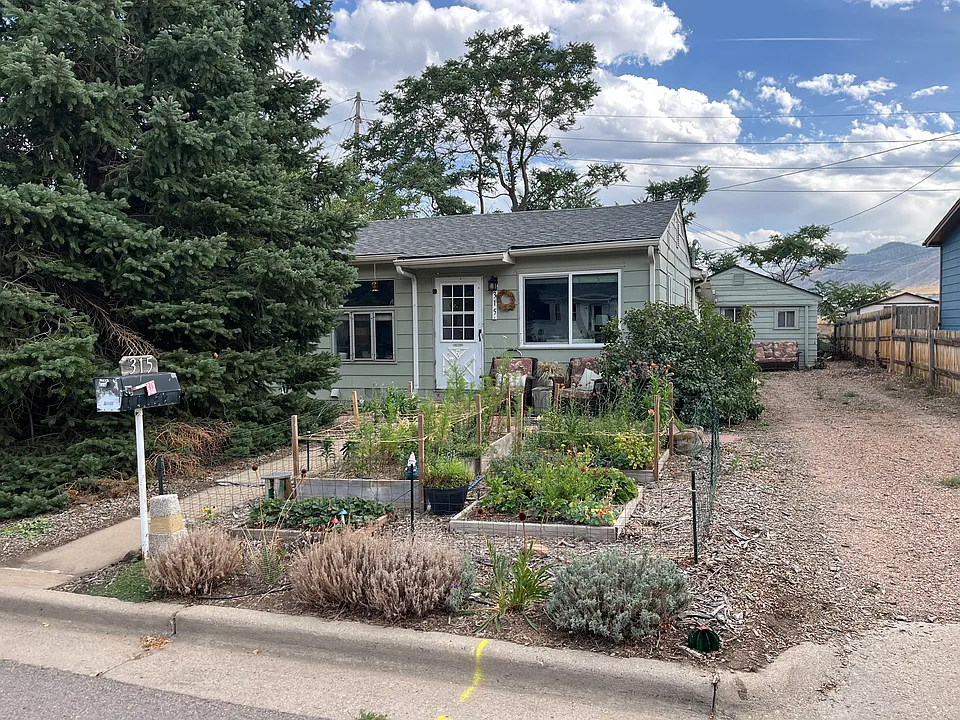 315 Lily Ln