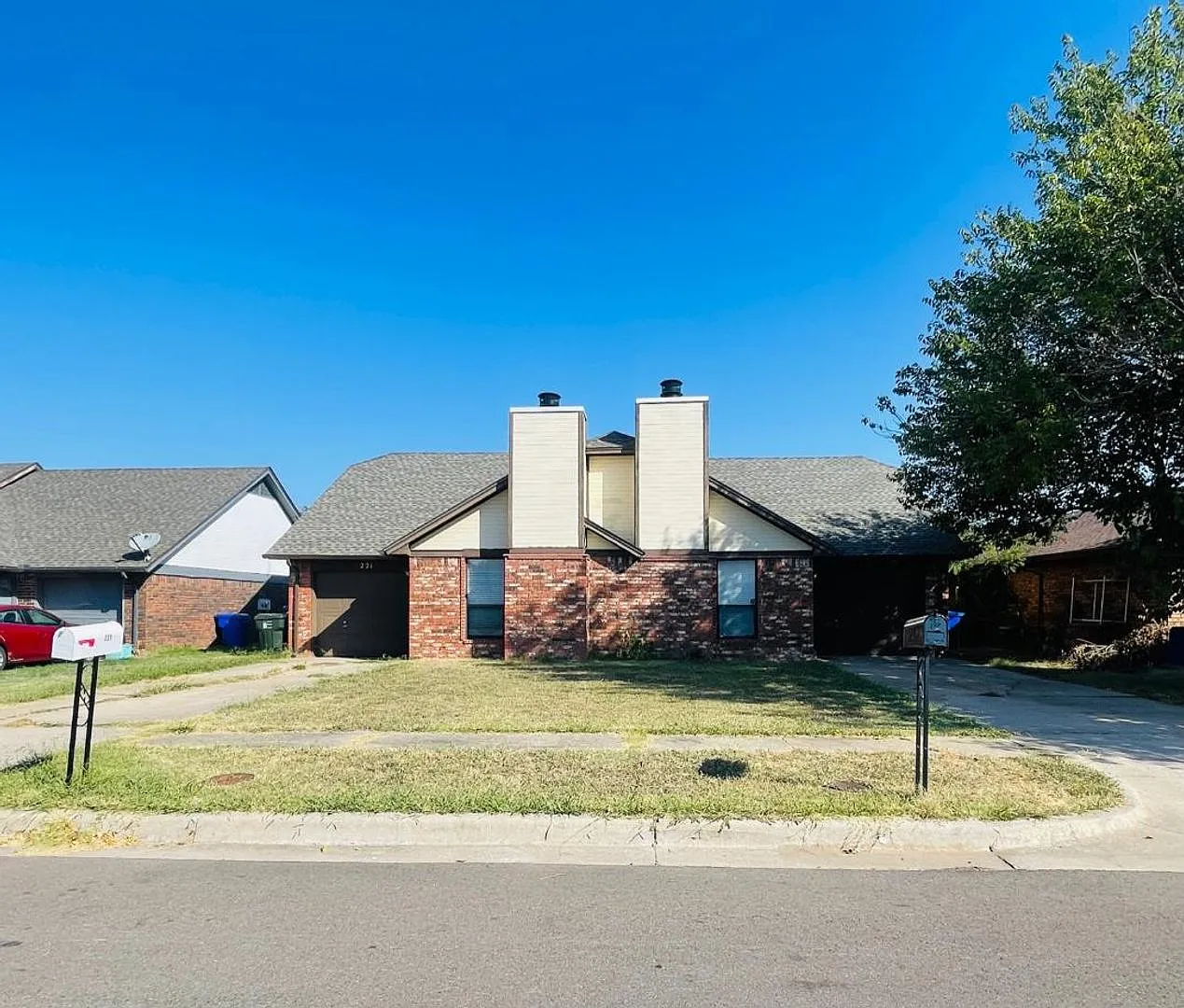 Spacious duplex in Norman available August 5 — Photo 1