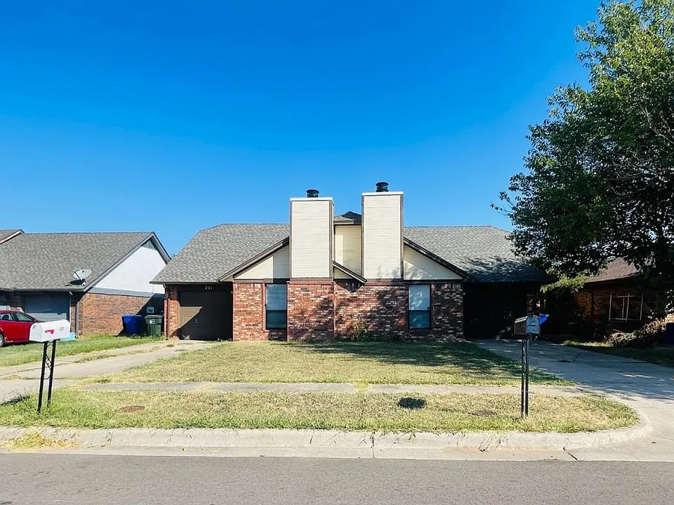 221 Skylark Ct