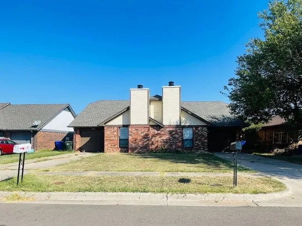 221 Skylark Ct, Norman, OK 73069
