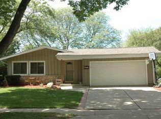 5314 Robin Dr, Greendale, WI 53129