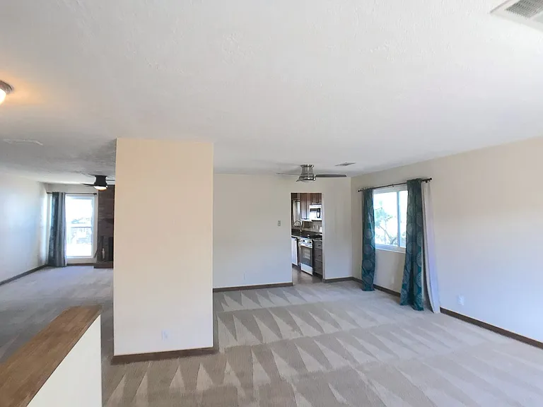 3621 Candlelight Dr NE — Photo 3
