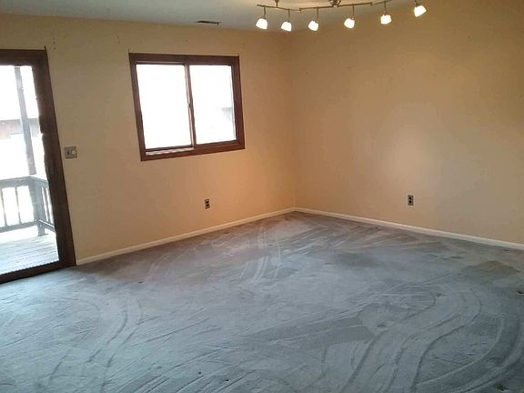 Spacious LR with deck access