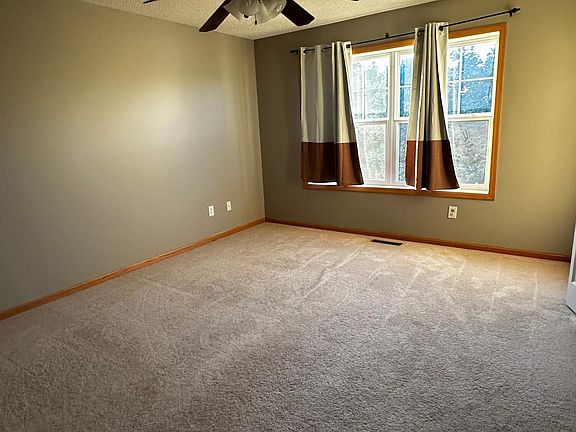 5th image of 11491 Hastings St NE