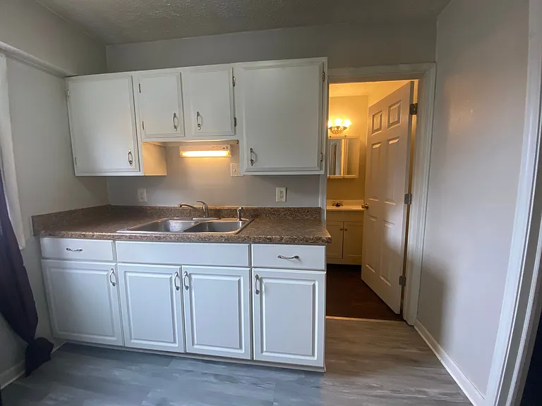 205 Baronne St — Photo 12