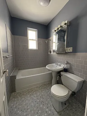 Bathroom, photo 1