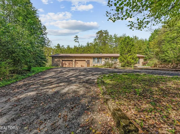 1688 E Wolf Valley Rd, Heiskell, TN 37754