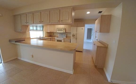 4th image of 1246 Medinah Dr