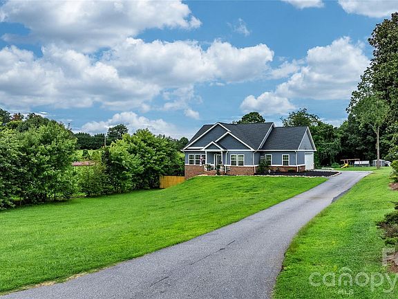 2nd image of 111 Pinewood Rd
