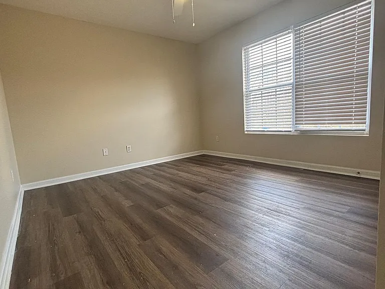 Cardinal Creek Apartments — Photo 21
