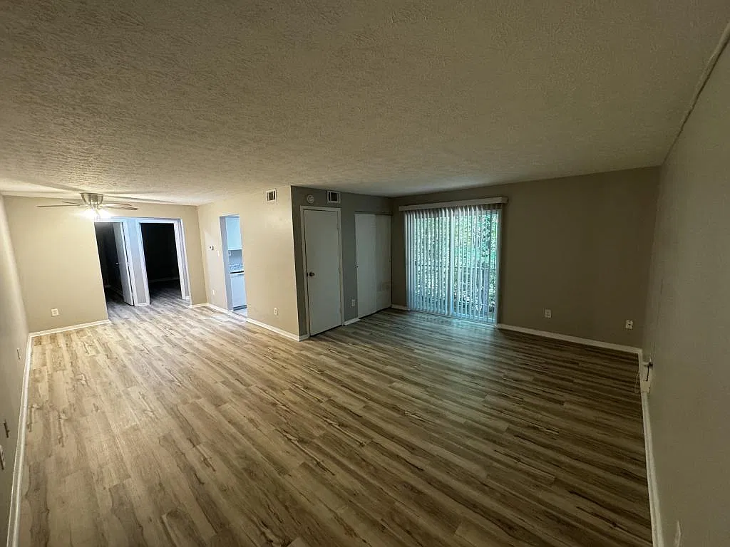 3811 Rohling Oaks Dr — Photo 3