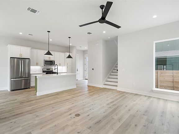 3rd image of 2709 Bristol Dr #2