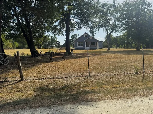 10390 Hedrick Rd, Hearne, TX 77859