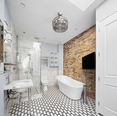 Rented by Compass | media 21