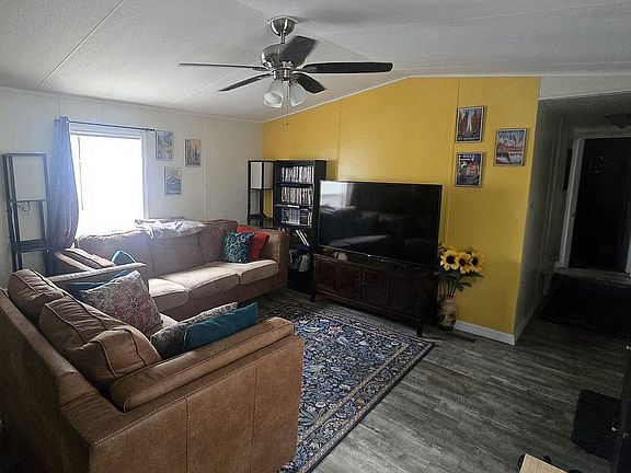 5th image of 168 Castle Dr