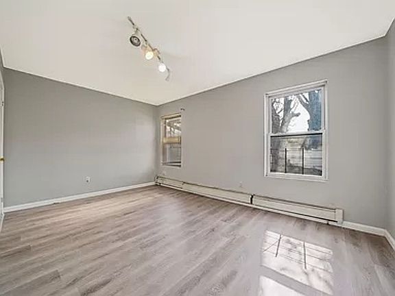 3rd image of 21512 102nd Ave Floor 1