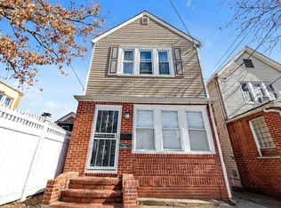 10711 90th St, Ozone Park, NY 11417